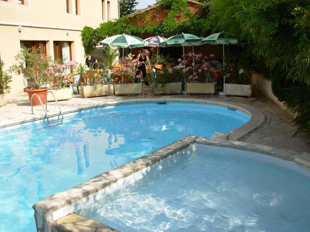 Hotel The Originals Romans-Sur-Isere Le Clos Des Tanneurs Exterior foto