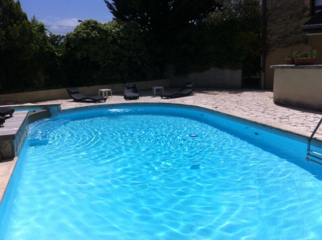 Hotel The Originals Romans-Sur-Isere Le Clos Des Tanneurs Exterior foto